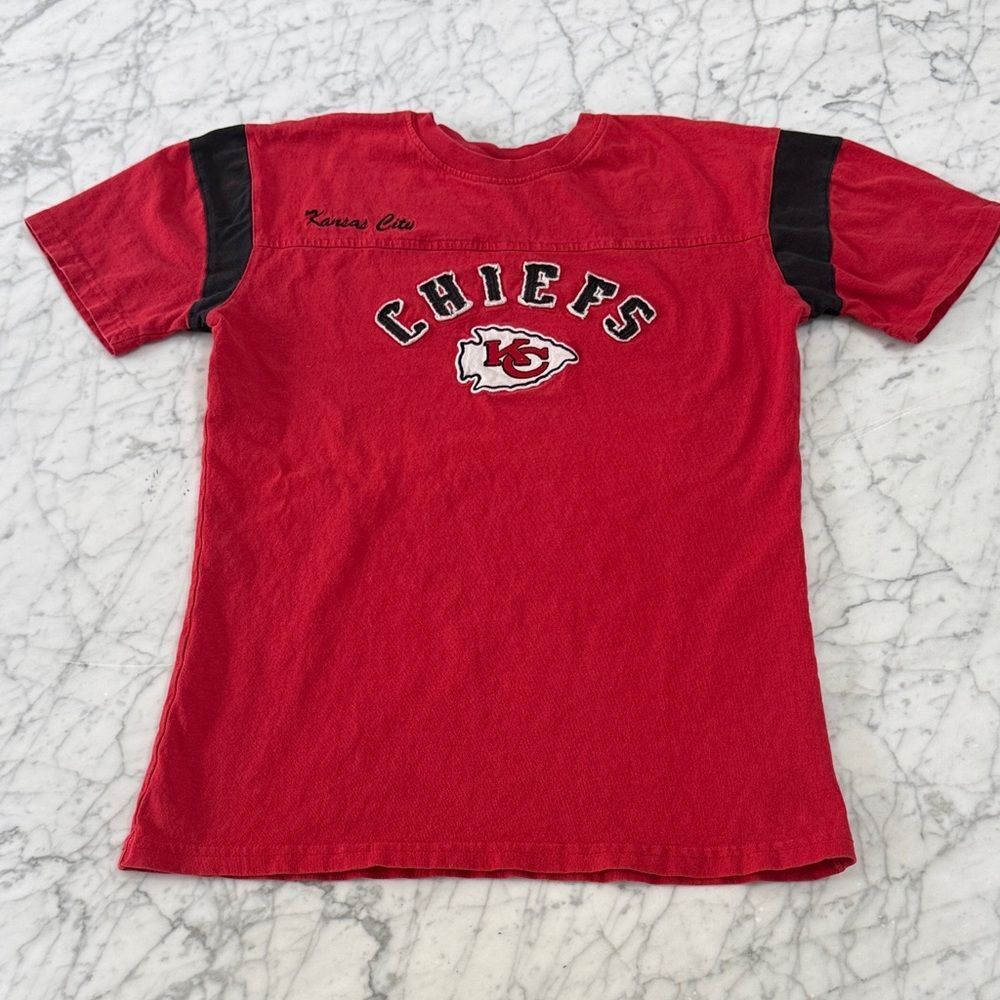 Vintage women’s Kansas City Chiefs Shirt Sz M Embroidered